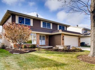 848 Papoose Ct, Carol Stream, IL 60188