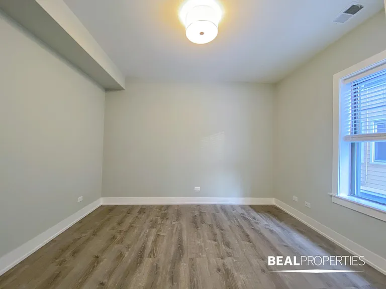 916 Crain St #101 — Photo 1