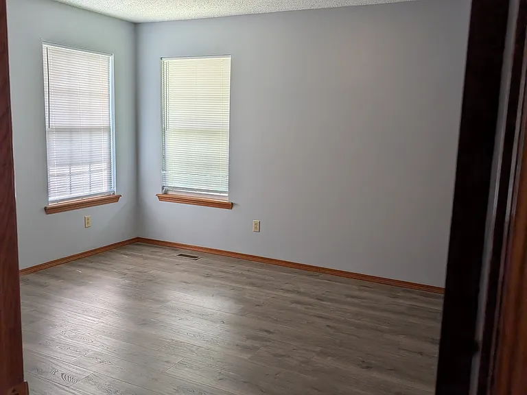 1910 Bluebird Dr — Photo 9