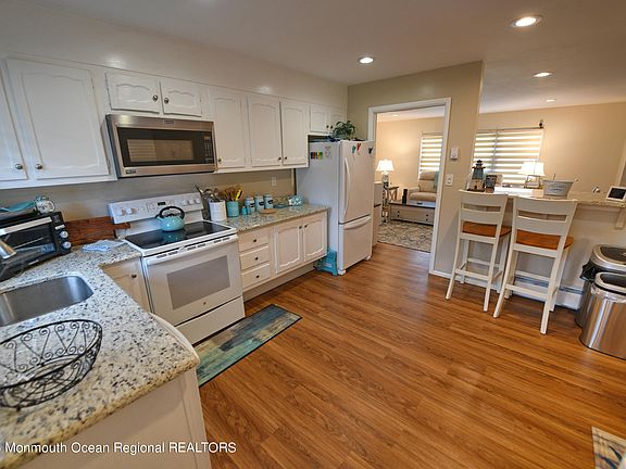 4th image of 676D New Castle Court
