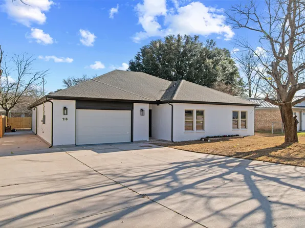 716 James St, Azle, TX 76020