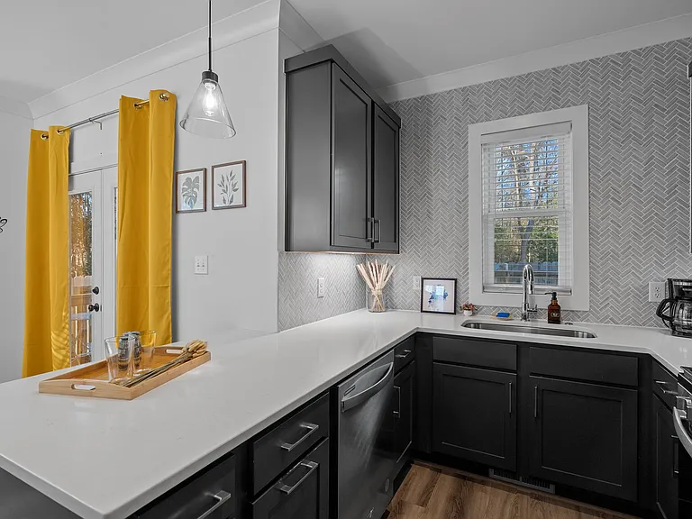 313 Price Ave — Photo 24