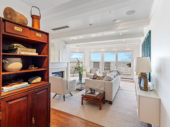 3rd image of 330 Lake Dr Suite 23