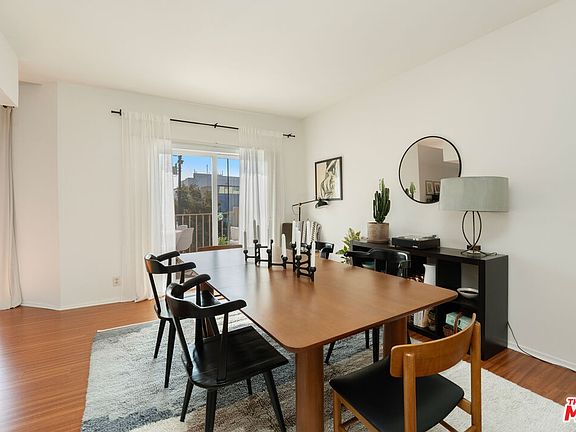 2nd image of 909 N San Vicente Blvd