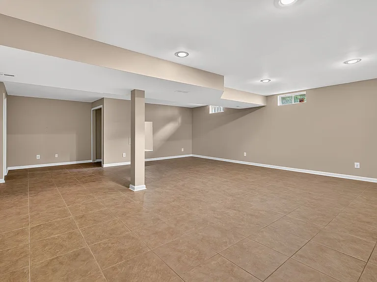 3569 Eskew Ct — Photo 40