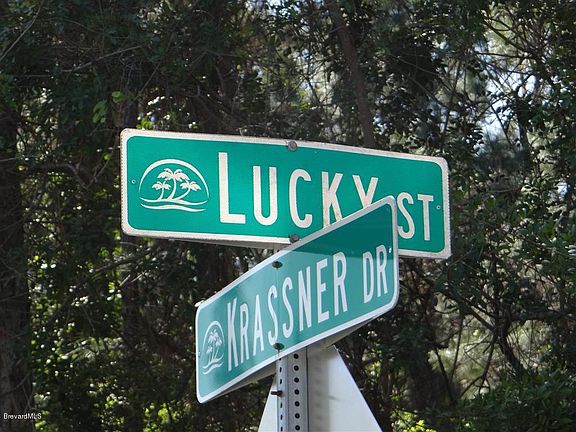 5th image of 1541 Lucky St NW