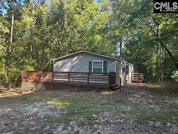 3rd image of 938 Blacksgate Rd E