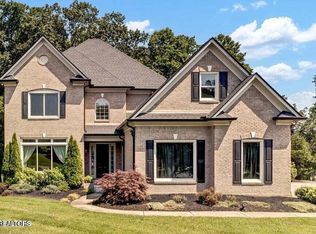10 Rockingham Ln, Oak Ridge, TN 37830