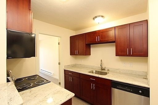 2nd image of 2501 Thorndyke Ave W APT 204