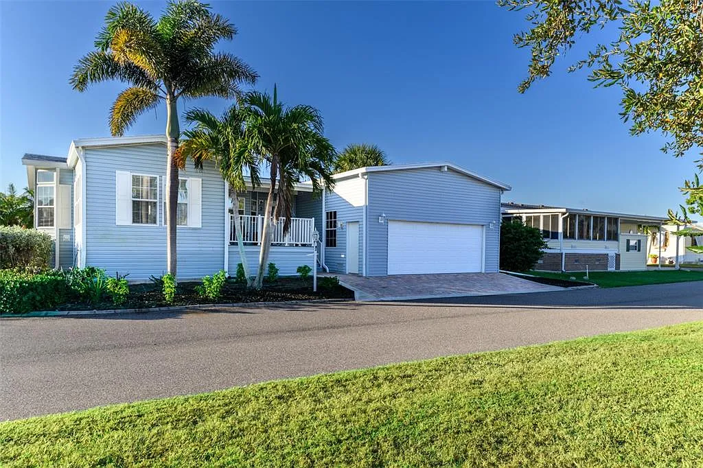 2 bed, 2.0 bath, 1776 sqft, $3,500 — Photo 1