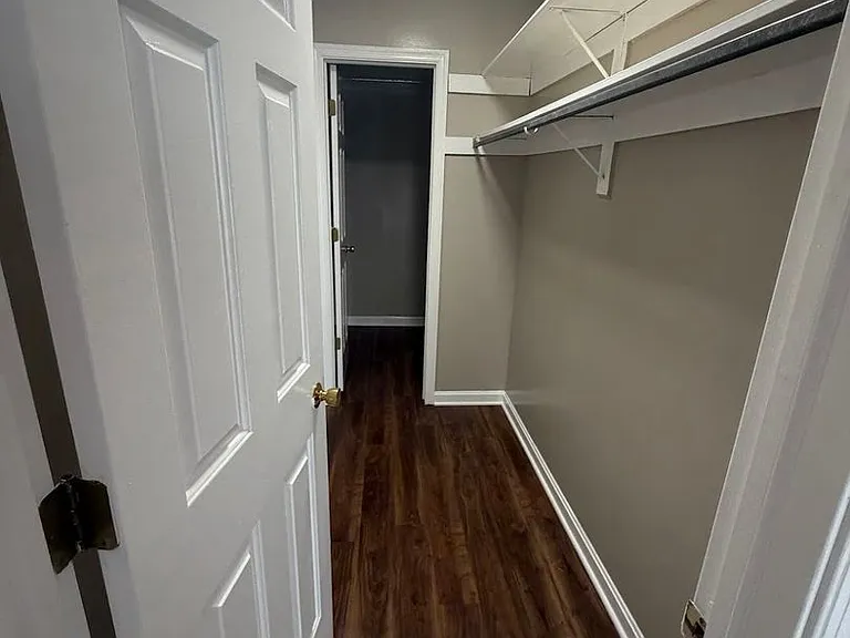 302 Peters Way — Photo 2