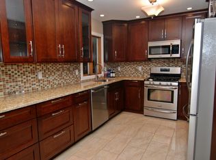 8 James Ct, Hackettstown, NJ 07840