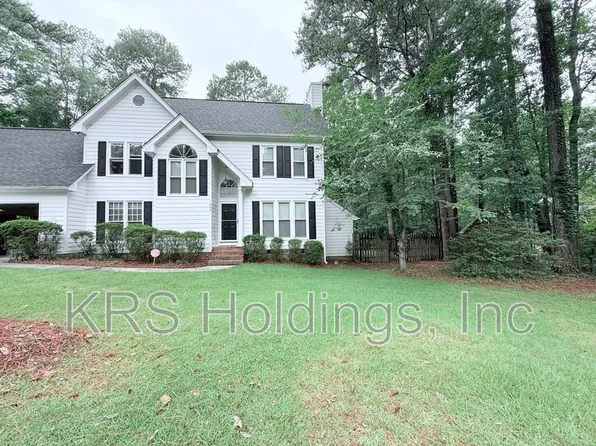 1208 Tobacco Barn Rd, Fuquay Varina, NC 27526