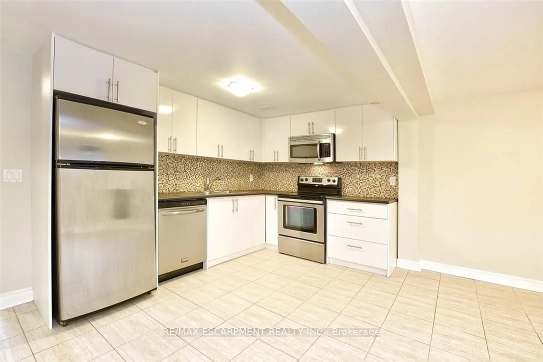 2 bed, $1,795 — Photo 3