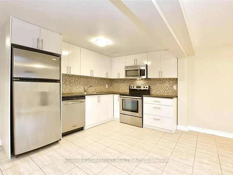 25 Endfield Ave #2 — Photo 3