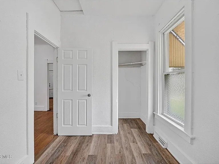 2938 Chase St — Photo 16