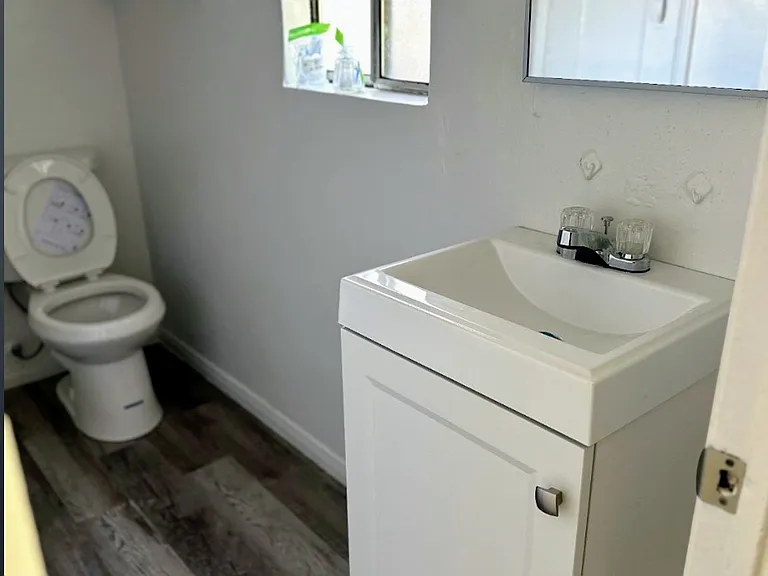 2567 Tweedy Blvd #B — Photo 9