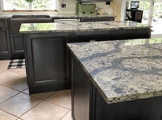 51 Secatogue Ln E, West Islip, NY
