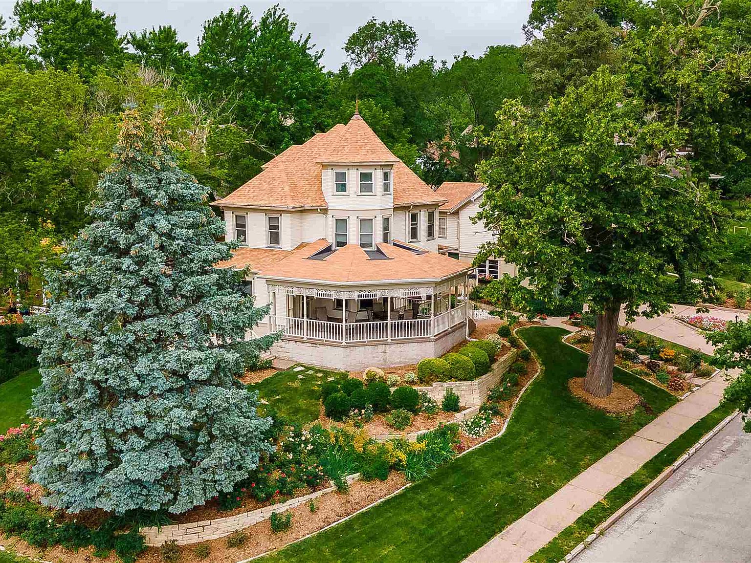 1416 E River Dr, Davenport, IA 52803 Zillow