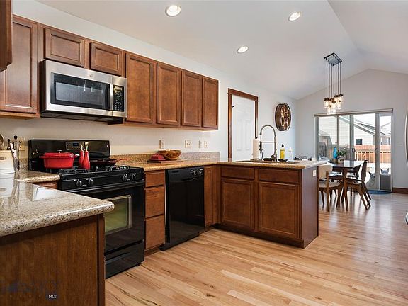 5th image of 3871 Potosi St