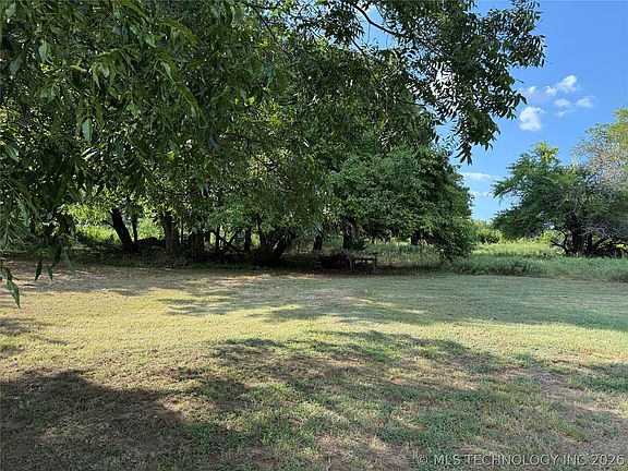 4th image of 2004 Seven Devils Rd