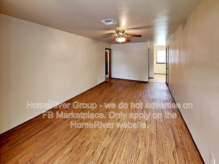 660 W Forster Dr — Photo 3