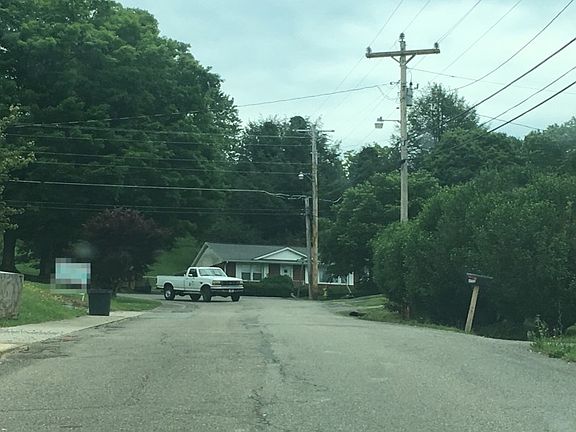 5th image of 103 Robin Hill Ln