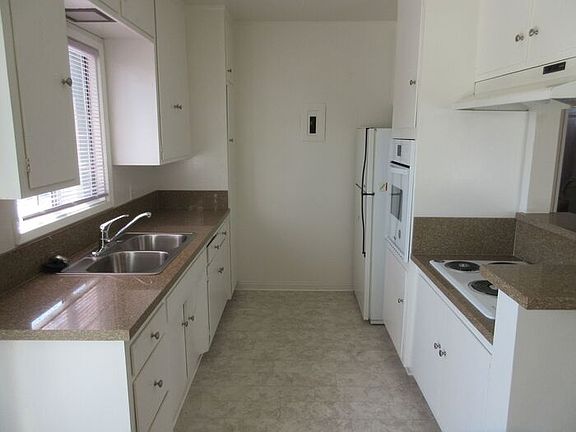 2nd image of 421 Coronado Ave #4