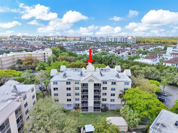 8343 Lake Dr APT 303, Doral, FL 33166