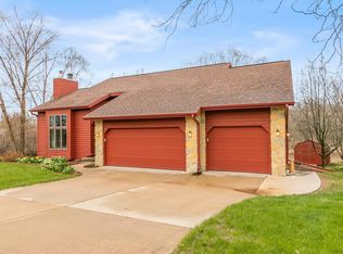 7966 Stagecoach Rd, Cross Plains, WI 53528