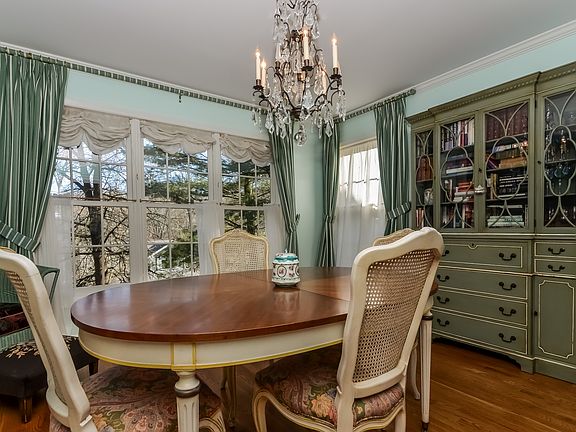 5th image of 62 Top Hill Ln