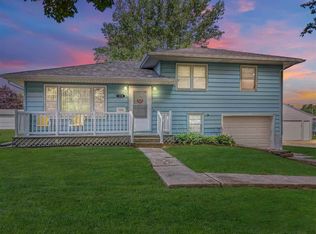 1220 Julian Ave, Waterloo, IA 50701