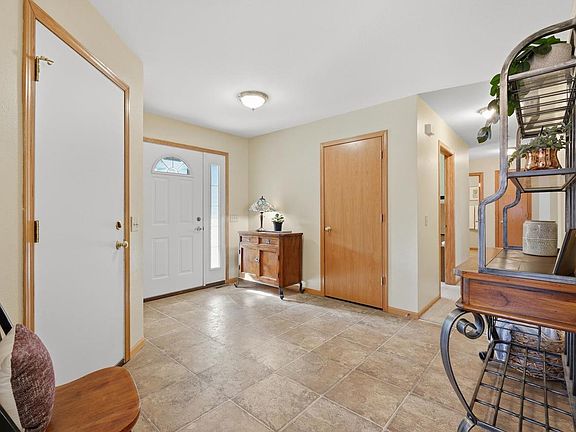 2nd image of 1609 Oakridge Way