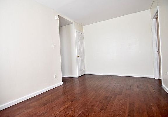 2nd image of 2304 Amsterdam Ave #11A
