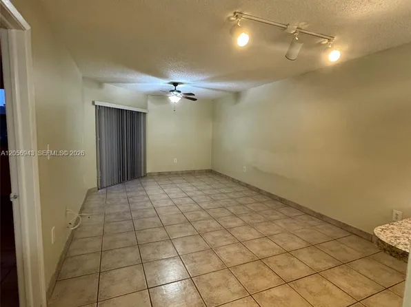 9945 Nob Hill Ct, Fort Lauderdale, FL