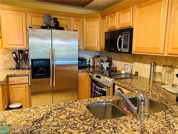 5th image of 1000 River Reach Dr APT 506