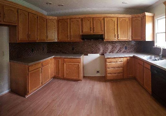 5th image of 102 Glenavy Dr