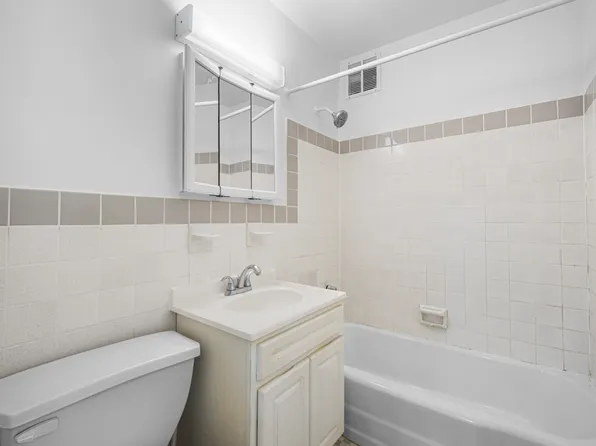 880 Boynton Avenue image 9 of 14