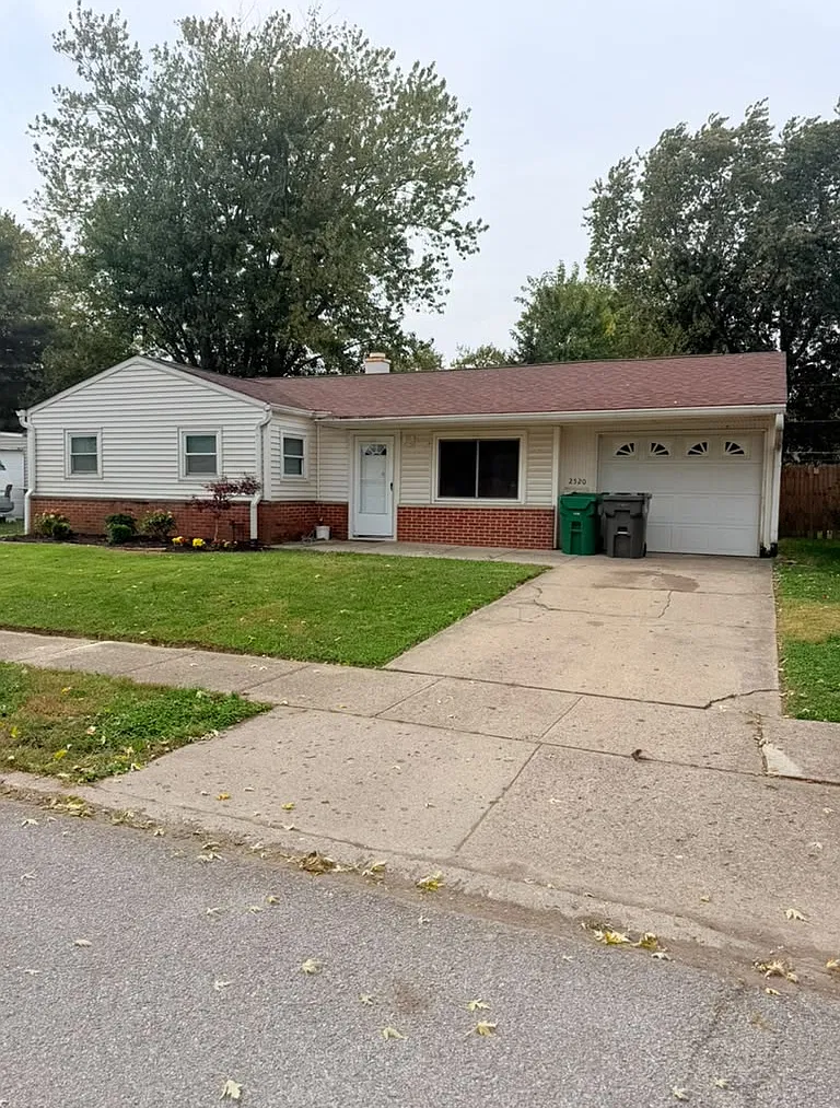 4 bed, 1045 sqft, $1,800 — Photo 2