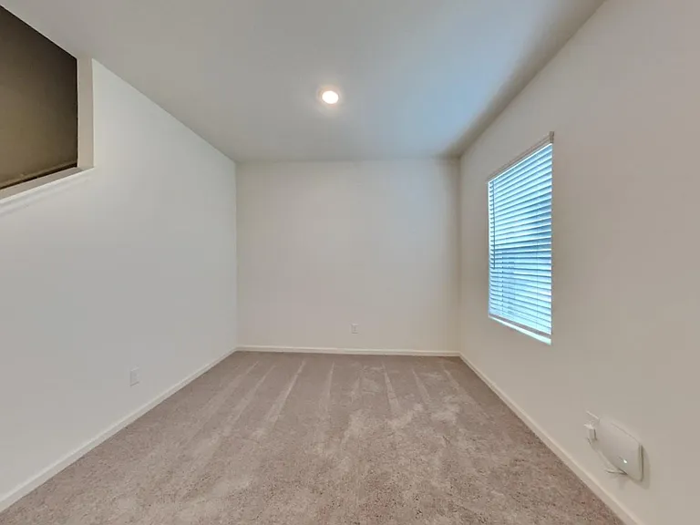 13515 Kinsman Rd — Photo 3