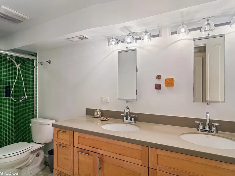 1846 W Superior St #1 — Photo 7
