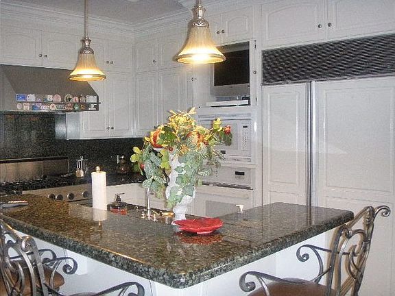 5th image of 210 Glen Eagles Dr