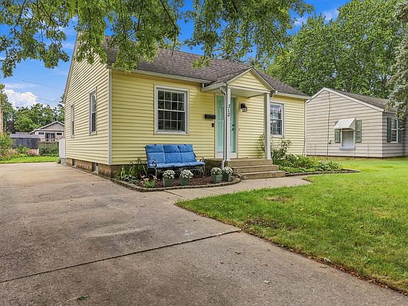 3rd image of 312 W 22nd St