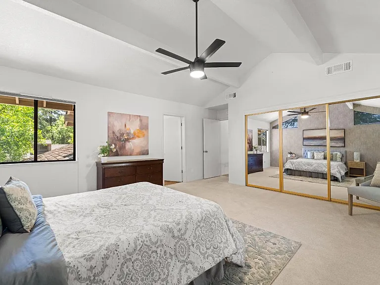 2042 University Park Dr — Photo 13