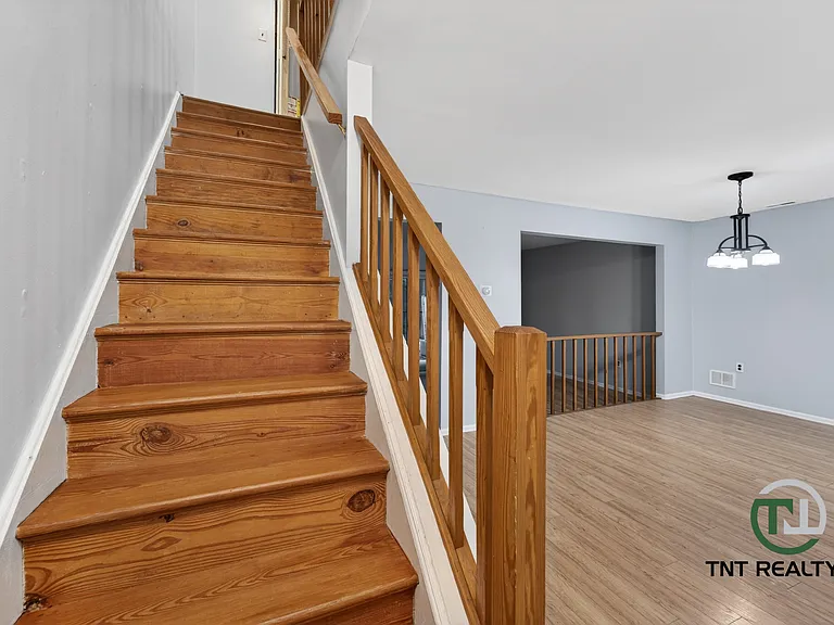 323 Constitution Cir — Photo 12