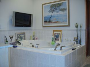 1900 W Square Lake Rd, Bloomfield Hills, MI 48302