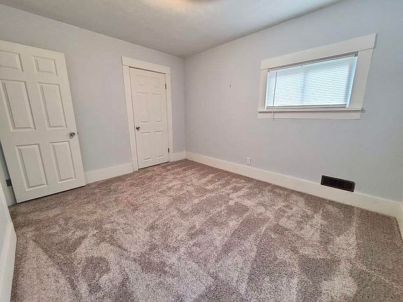 5th image of 2312 Glen Ct