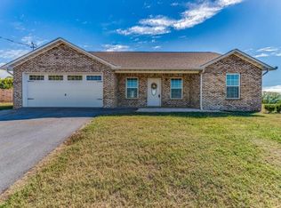 611 Privet Dr, Dandridge, TN 37725