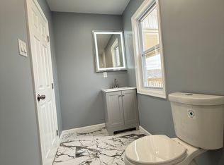 19 Arch St, Kingston, PA 18704