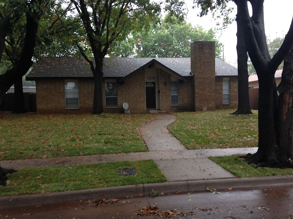 1st image of 1309 Iris Ln